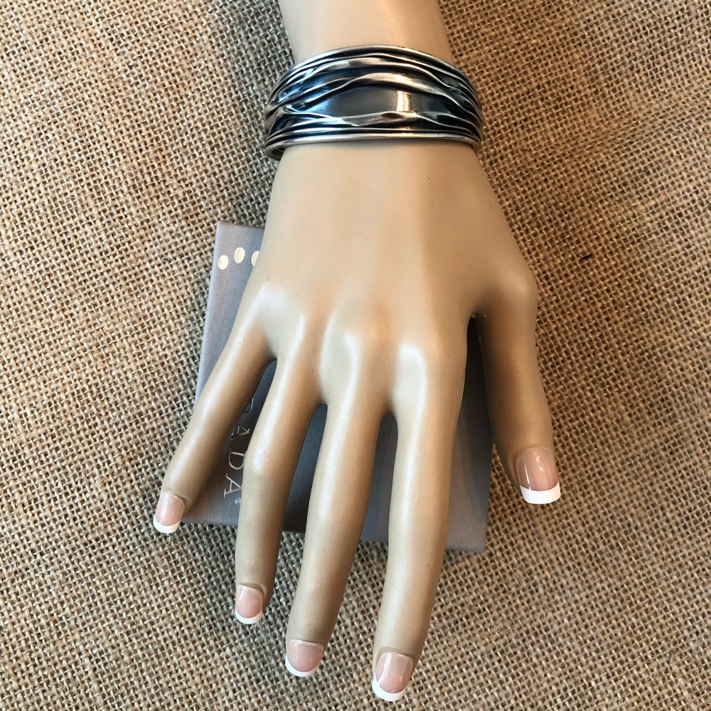 RARE Silpada Sterling Silver .935 Oxidized Artisan Wrinkled Fold Cuff Bracelet - Picture 2 of 7